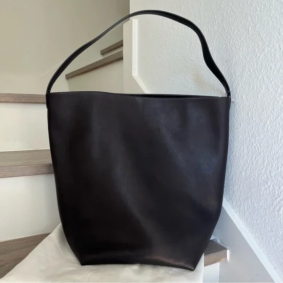 NWT THE ROW Large N/S Park Tote Shoulder Bag in Black Originally $3250 - Picture 10 of 14